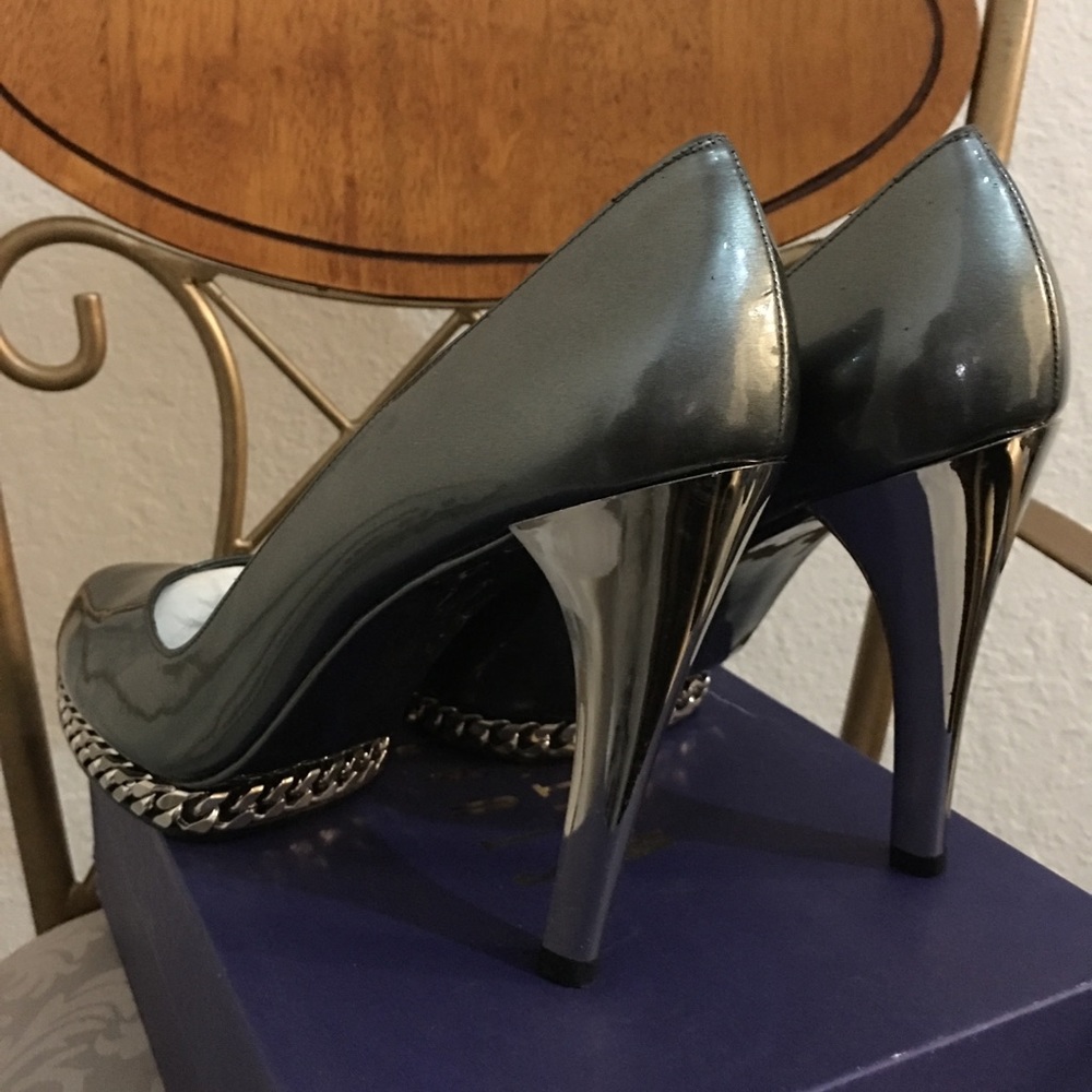Nib Stuart W. Gray/Silver Patent Pumps Size 11.1/2 - image 1